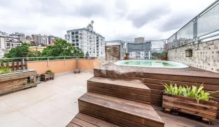 COBERTURA COM 3 DORM, SENDO 1 SUÍTE, 2 VAGAS, TERRAÇO E PISCINA NO BAIRRO BELA VISTA.