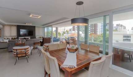 APARTAMENTO DE 230 M² COM 3 SUÍTES E 3 VAGAS NO BAIRRO MENINO DEUS.