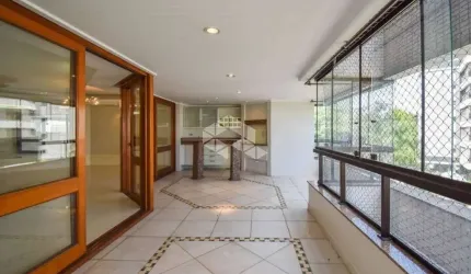 Apartamento de 263 m², 4 dormitórios sendo 2 suítes, 2 vagas no Bela Vista.