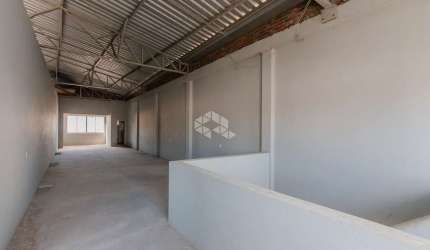 Prédio comercial com 1.200 m2, em ótima localização no bairro Floresta