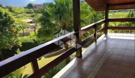 Vendo Linda Chácara de Cond. Village Serrano são Bento do Sapucaí