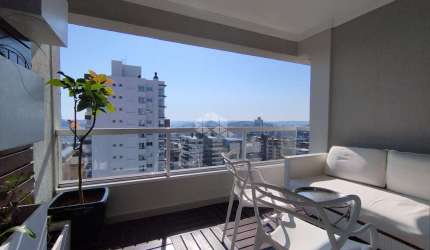 Apartamento semi mobiliado com 3 suítes,  sendo 2 suítes no modelo americana com 2 vagas de garagem
