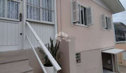 Casa bem localizada