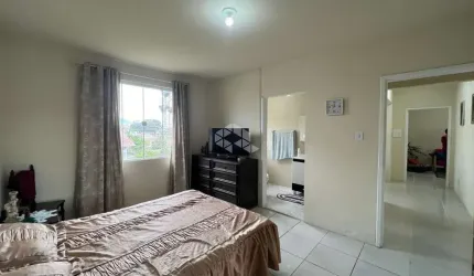 Casa com 03 quartos/dormitórios no bairro Barreiros, em São José- SC