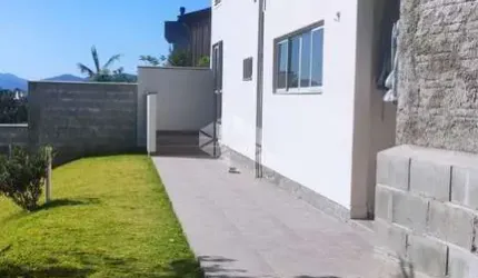 Casa com 03 quartos/dormitórios no bairro Centro, em Santo Amaro da Imperatriz- SC