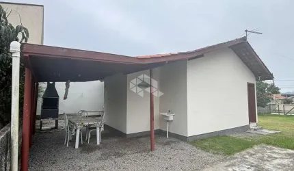 Casa com 02 quartos/dormitórios no bairro Praia do Sonho, em Palhoça- SC
