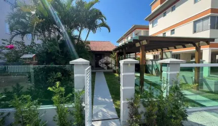 CASA DE ALTO PADRÃO PRÓXIMA À PRAIA - MOBILIADA E COM PISCINA