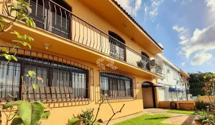 CASA COM ACESSIBILIDADE DE 4 DORMITÓRIOS 4 VAGAS NO PARTENON