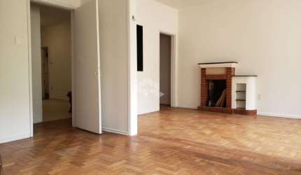 OPORTUNIDADE! APARTAMENTO AMPLO E REFORMADO