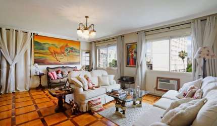 Apartamento com 5 dormitórios, 1 suíte e 3 garagens no Bairro Santana