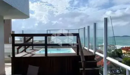 Apartamento duplex com quatro quartos em Quatro Ilhas Bombinhas SC