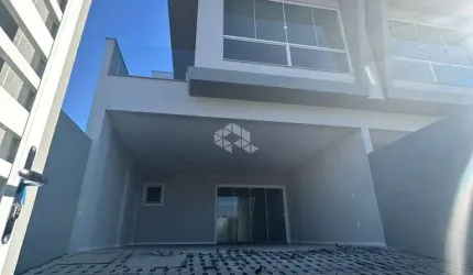 Casa duplex com três quartos em Morrinhos Bombinhas SC