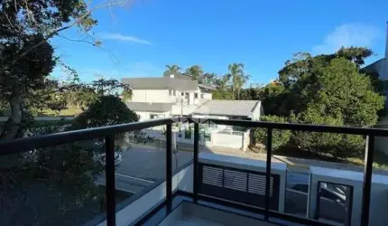 Casa/sobrado duplex  com dois quartos no Mariscal Bombinhas SC
