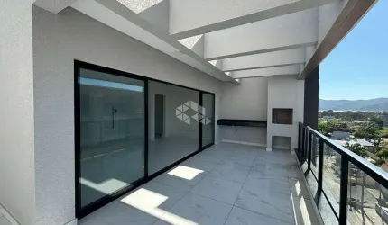 Cobertura duplex com quatro suites no Mariscal em Bombinhas SC