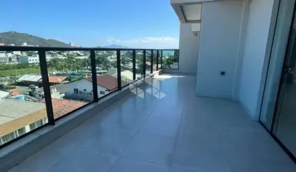 Cobertura duplex com três suítes no Mariscal em Bombinhas SC
