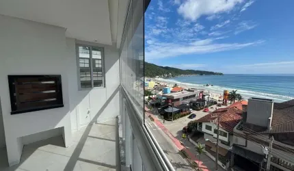 Apartamento frente mar com três quartos em Bombas Bombinhas SC
