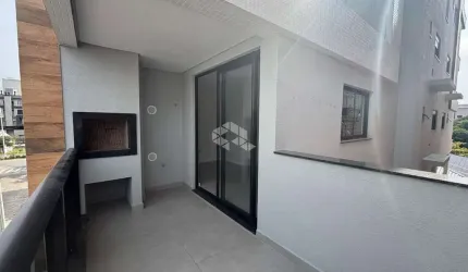 Apartamento com duas suítes a 250 metros do mar .