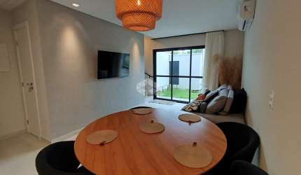Casa sobrado com duas suites mobiliado no canto Grande em Bombinhas SC