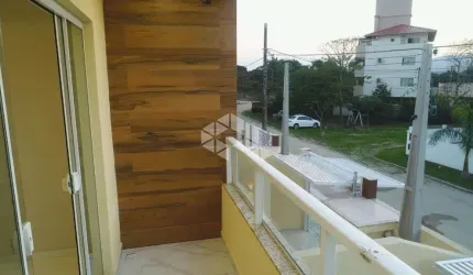 Sobrado a venda na praia do Mariscal