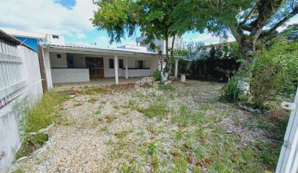 Casa em Zimbros, Bombinhas SC a 80 metros do mar .