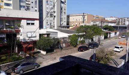 Sala comercial desocupada no Passo D'Areia