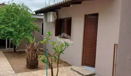 Casa térrea 3 dormitórios na Medianeira