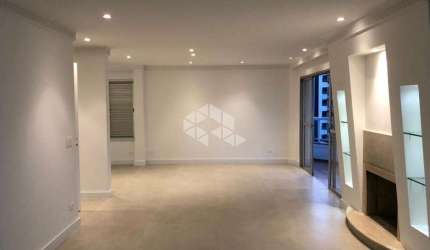 Apartamento á venda com 195 m² 03 suítes, 03 vagas no Jardim Paulista