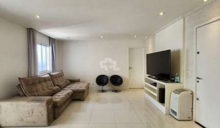 Viva o luxo e o conforto em uma espaçosa cobertura de alto padrão!