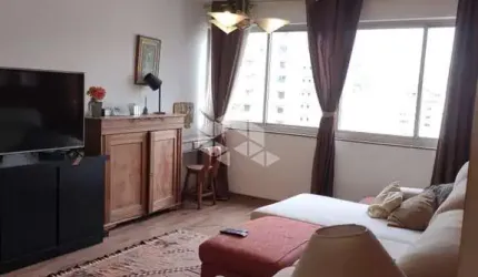 Apartamento 137 m², sendo 3 dormitórios ,sala ampla e 2 vagas . Próximo a Estação Paraíso.