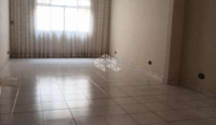 Casa 180 m² ,com 3 quartos ,sendo 1 suíte e 2 vagas de garagem, próximo ao Parque da Aclimação.