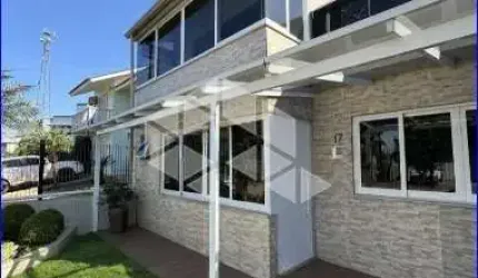 Ampla Casa a venda com 02 Quartos sendo 01 suíte, Terraço e Piscina no Bairro Bom Pastor em Lajeado
