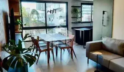Apartamento mobiliado de 3 dormitórios à venda no centro de Santa Maria