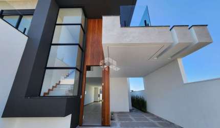 Casa 3 Dormitórios no bairro Campeche, em Florianópolis/SC