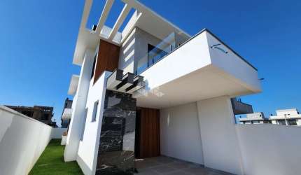 Casa 3 Dormitórios no bairro Campeche, em Florianópolis/SC