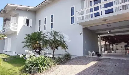 casa com 4 dormitorios no Bairro Campeche/Rio Tavarares