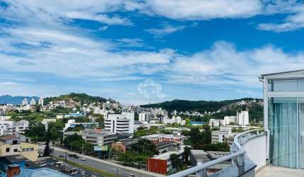 COBERTURA À VENDA 2 QUARTOS (SENDO 1 SUÍTE) + 1 ESCRITÓRIO -  2 VAGAS DE GARAGEM E VISTA PANORÂMICA EM FLORIANÓPOLIS - A 50 M DA UFSC