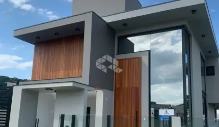 Casa 3 suites/quartos alto padrão com 311m² privativo no Loteamento Villa Pamplona por R$ 4.300.000,00