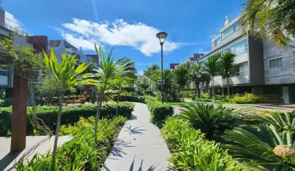 Apartamento de 3 dormitórios sendo 2 suítes em condominio club na Praia do Campeche
