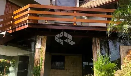 Casa a venda de 3 dormitórios sendo uma suíte, localizada no condominio Condado Saint Moritz.