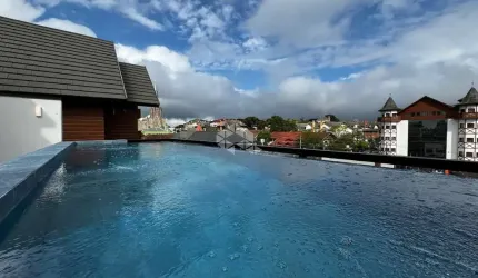 Apartamento com  dormitórios a uma quadra da Catedral de Pedra