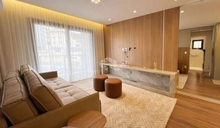 A venda apartamento de 2 dormitórios sendo 2 suítes, localizado no centro de Canela.