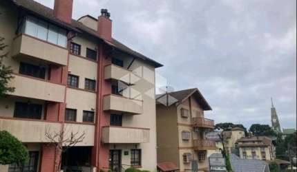 Apartamento de dois dormitórios junto a Catedral de Pedra