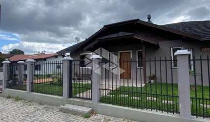 Casa a venda no centro de Canela