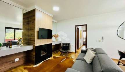 Seu Refúgio Natural em Gramado: Apartamento 3 Dormitórios mobiliado