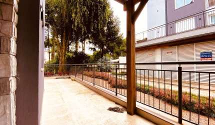 Apartamento de 2 dormitórios sendo 1 suíte, localizado no centro de Canela.