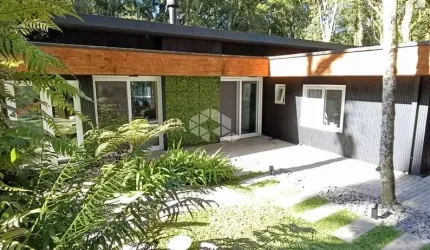 Casa com 04 suítes no Condomínio O Bosque - Gramado, RS.