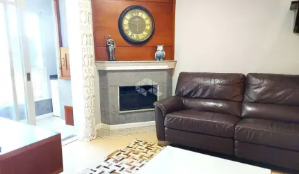 Apartamento 4 dormitórios sendo 3 suítes.