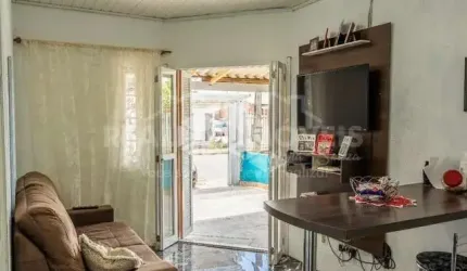 Casa 2 Dormitórios, à venda, no bairro Três Marias-Esteio