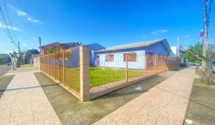 Casa com 3 dormitórios / 3 vagas / churrasqueira