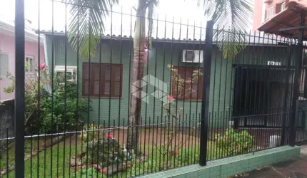 Casa a com 3 quartos e 2 banheiros no centro de Canoas